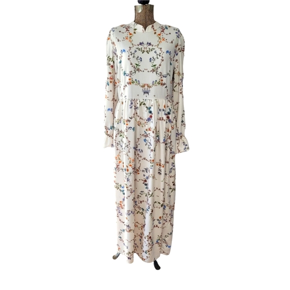 Dresses & Skirts - Floor length boho white floral dress